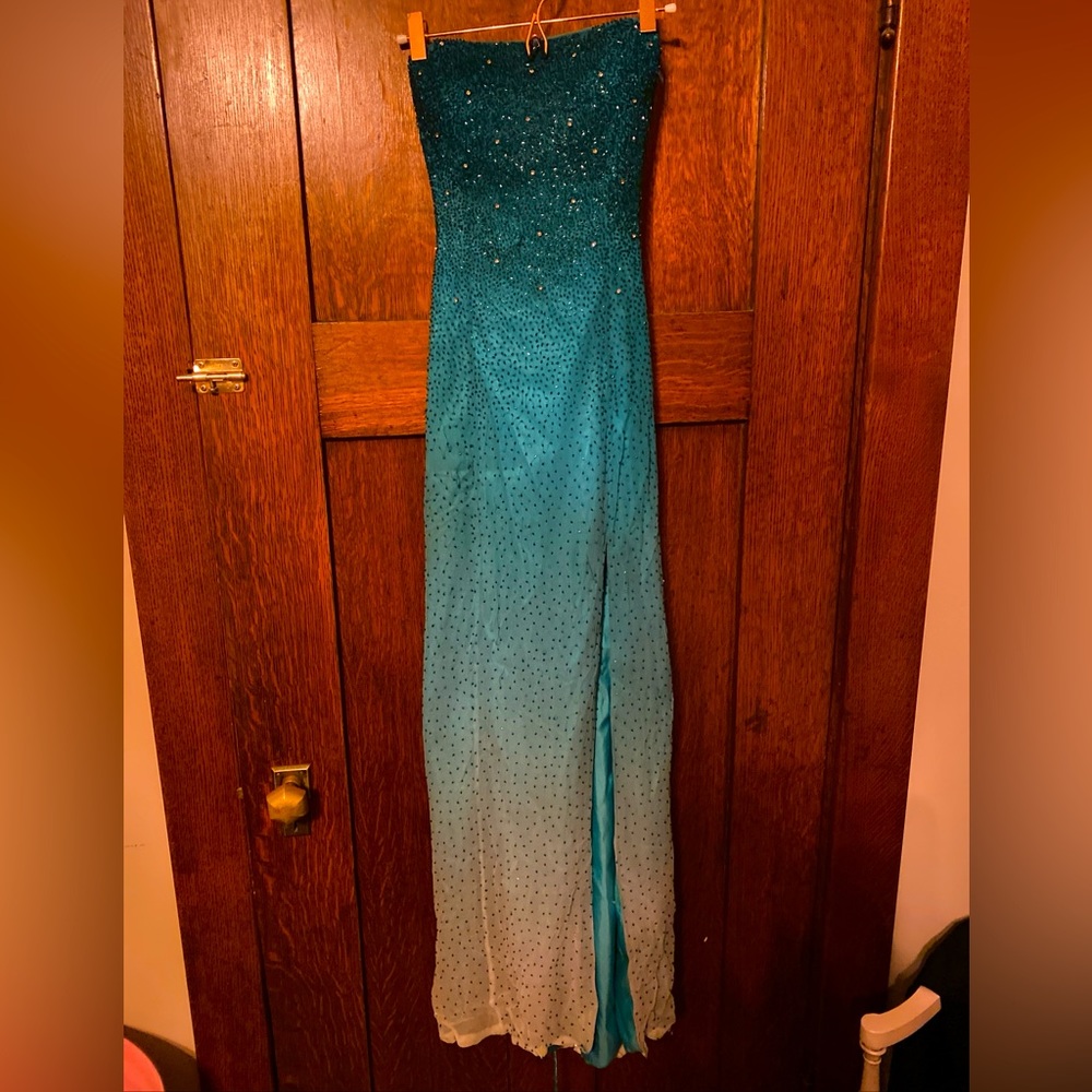 Formal Dance/Prom Dress Turquoise Beaded size 0/2